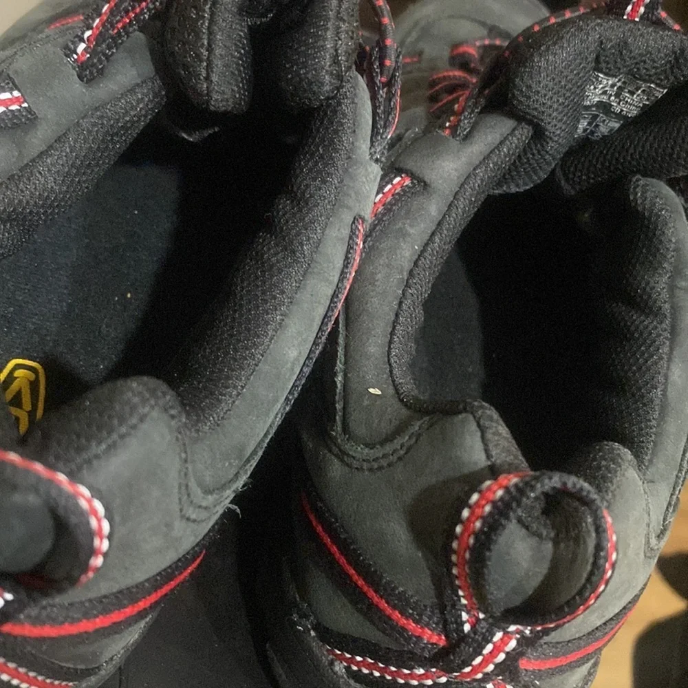 Used keen boots